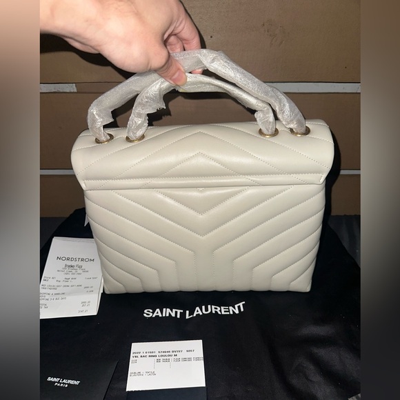 Yves saint Laurent LouLou medium shoulder bag in quilted leather - Picture 7 of 13